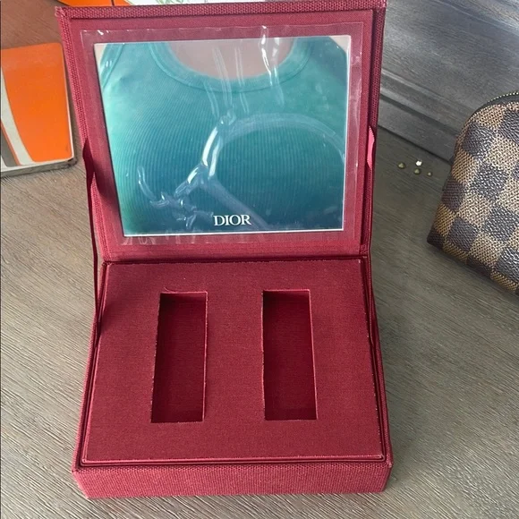 Dior red jewelry/lipstick case - Picture 3 of 4